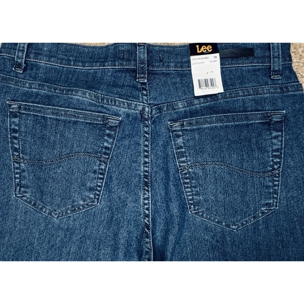 Lee Womens Relaxed Fit 10 Petite Straight Leg Blue Wash Jeans NWT 103051866